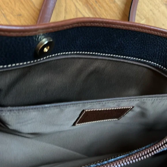 Vintage Coach! Black shoulder case. All the pockets. - Picture 7 of 7